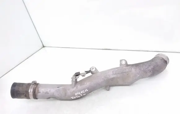 Toyota Avensis T270 Intercooler hose/pipe