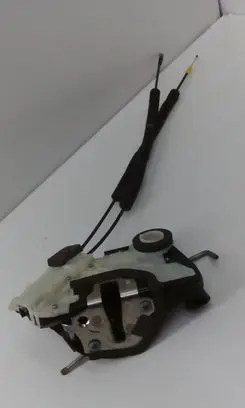 Subaru XV Front door lock