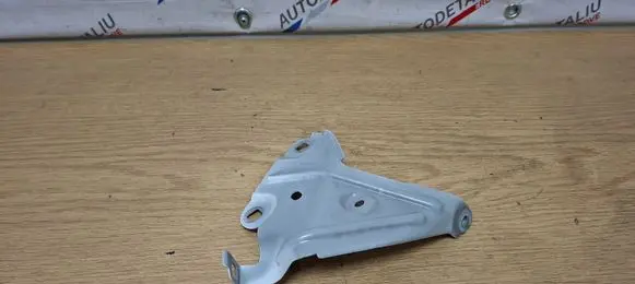 Fender mounting bracket