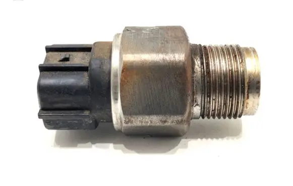 Toyota Avensis T250 Fuel pressure sensor 