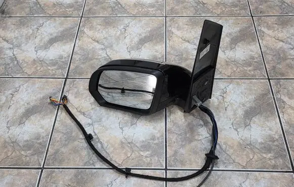 Mercedes-Benz V Class W447 Front door electric wing mirror A4478111200 A4478101901 A4478107207