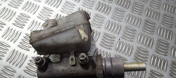 Ford Mondeo MK II Master brake cylinder 21029099