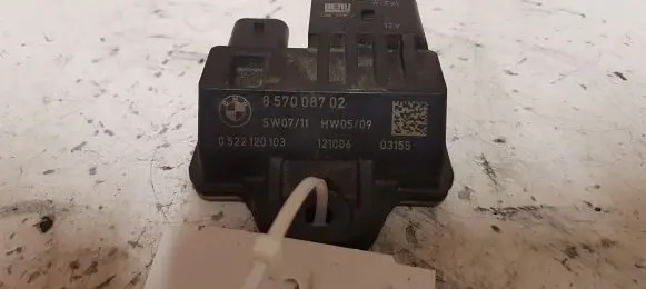 BMW 1 F20 F21 Glow plug pre-heat relay 857008702 0522120103