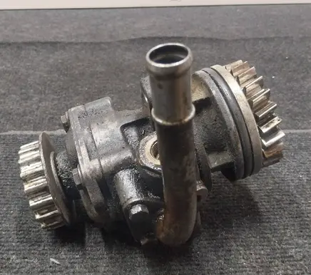Volkswagen Touareg I Power steering pump 7H0422153G