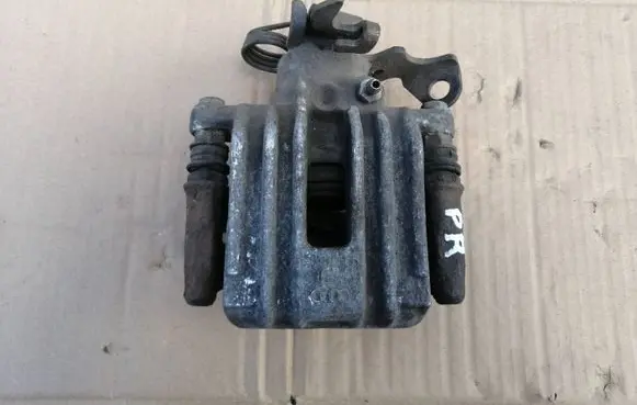 Volkswagen PASSAT B5.5 Rear brake caliper