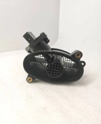 BMW 5 E39 Mass air flow meter 7787076 0928400468 1362