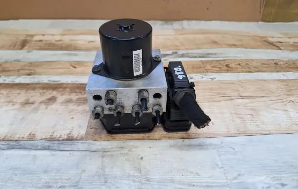 Opel Insignia A ABS Pump 13328651