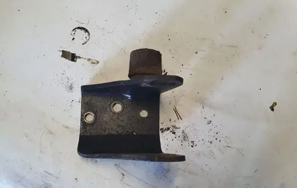 Toyota Corolla Verso E121 Engine mounting bracket NOCODE