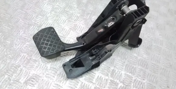 Volkswagen Jetta USA Brake pedal 5QM723058K