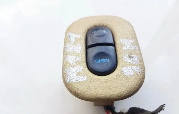 Mazda 121 Electric window control switch D064