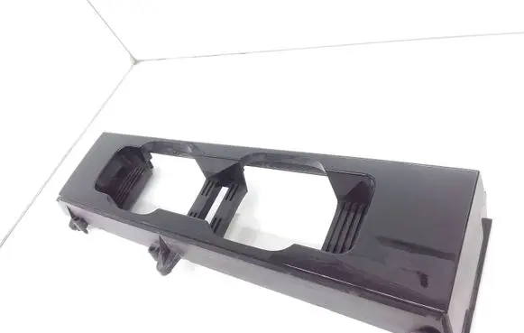 Land Rover Defender Rear light trim 00211193