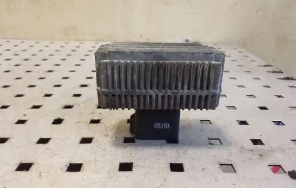 Opel Sintra Glow plug pre-heat relay 09132691