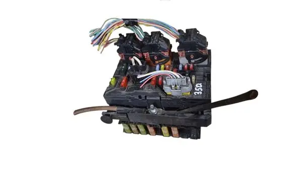 Citroen C4 Grand Picasso Fuse module 9664055680 9636079380