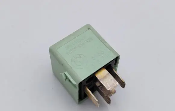 BMW 3 E46 Other relay 8373700