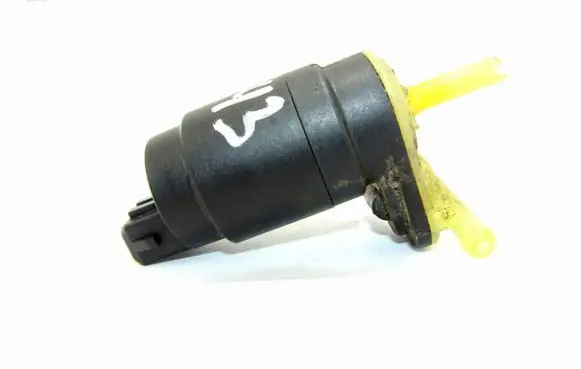 Nissan Primera Windscreen/windshield washer pump