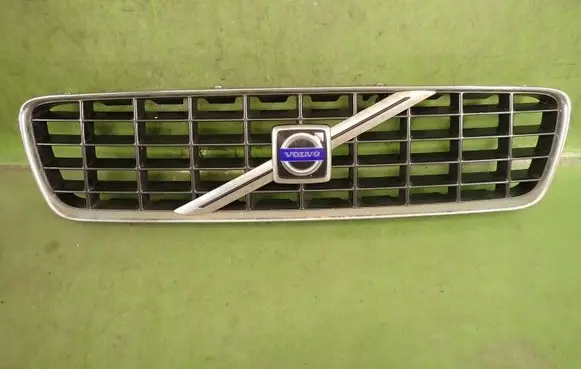 Volvo S60 Front bumper upper radiator grill 9190740