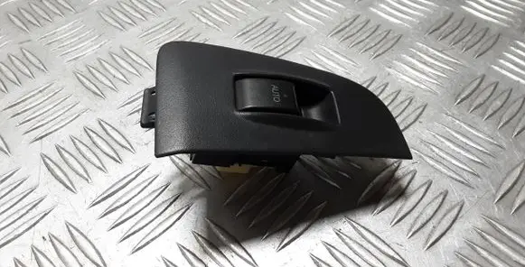 Toyota Avensis T250 Electric window control switch 7423105140