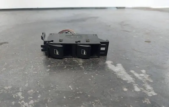 BMW 3 E46 Electric window control switch 6902178