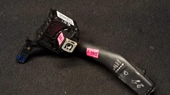Volkswagen Touran I Wiper control stalk 1K0953519L