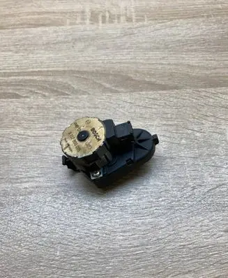 BMW 3 E36 Air flap motor/actuator 8350080 0132800005