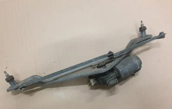 Volkswagen Jetta I Front wiper linkage 171955611 171955113