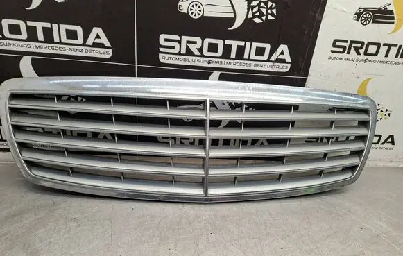 Mercedes-Benz E W211 Front grill A2118800383