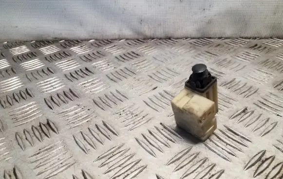 Jeep Grand Cherokee (WJ) Brake pedal sensor switch 04671336