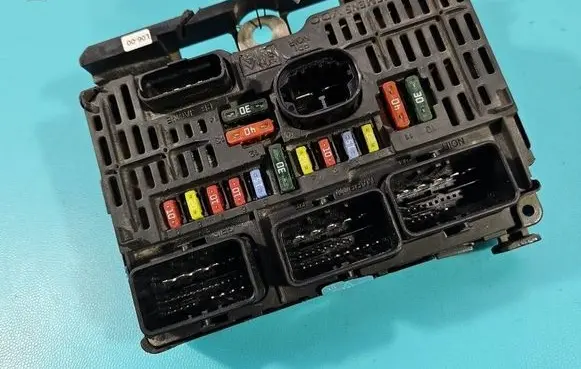 Citroen C4 I Central body control module 9657718780 IMPRK1587235