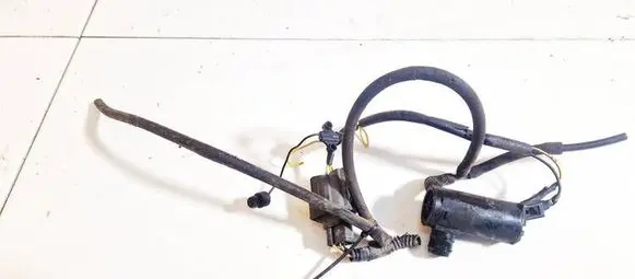 Volvo S60 Windscreen/windshield washer pump