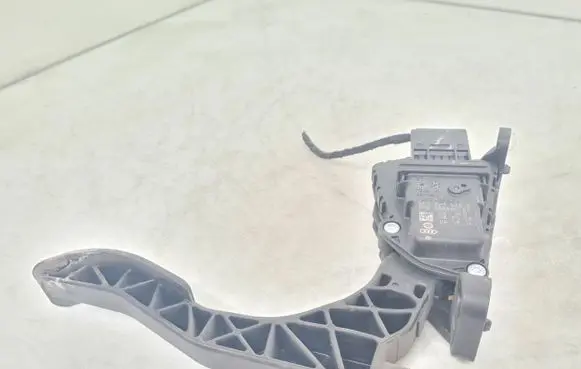 Audi A6 S6 C6 4F Accelerator throttle pedal 4F1721523B