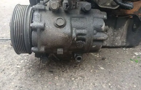 Volvo S40 Air conditioning (A/C) compressor (pump)