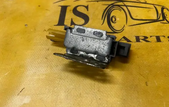 Chevrolet Corvette C5 Fuel tank cap lock 10275633
