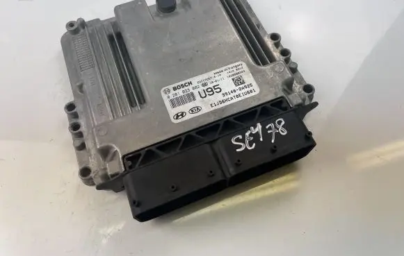 KIA Ceed Engine control unit/module ECU 391402A925 0281033002