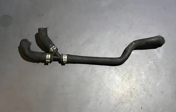Engine coolant pipe/hose