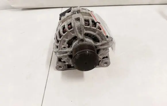 Nissan Qashqai Generator/alternator LRA03975