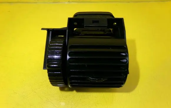 Opel Corsa B Dashboard side air vent grill/cover trim 1905871