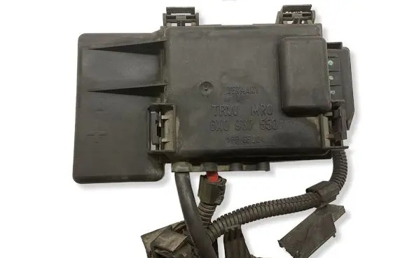 Volkswagen Polo III 6N 6N2 6NF Battery relay fuse 6X0937550B