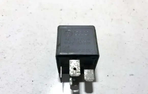 Audi A8 S8 D2 4D Other relay 8d0951253a v23134b52x301