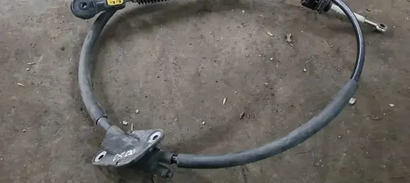 Volvo S60 Gear shift cable linkage 