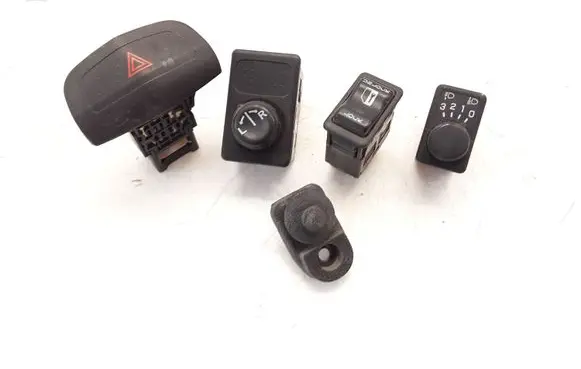 Nissan Primera Hazard light switch