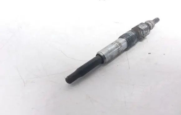 Audi 80 90 S2 B4 Glow plug 11721659