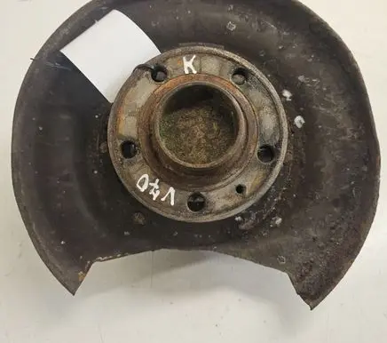 Rear wheel hub spindle/knuckle