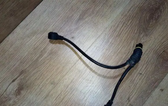 BMW 3 E36 Detonation knock sensor 1703276 5wk96031