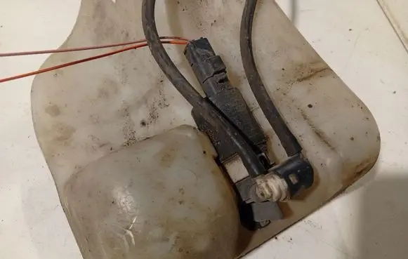 Renault Scenic III - Grand scenic III Windscreen/windshield washer pump 