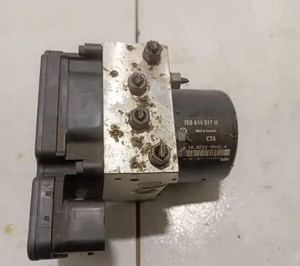 Volkswagen Transporter - Caravelle T5 ABS Pump 7E0907379K 10062230711 10092903353