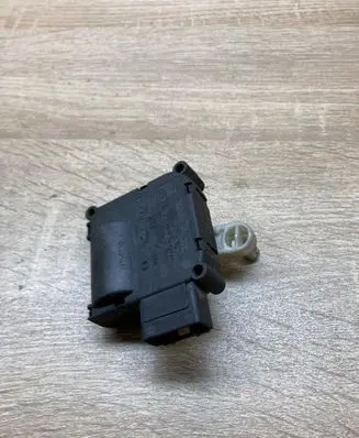 Audi A6 S6 C6 4F Air flap motor/actuator 4F0820511A 0132801359