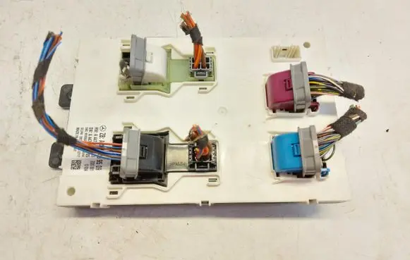 Mercedes-Benz Vito Viano W447 Door central lock control unit/module A4479009509JLK01