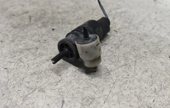 Audi A4 S4 B7 8E 8H Windscreen/windshield washer pump 1T0955651A 3028143