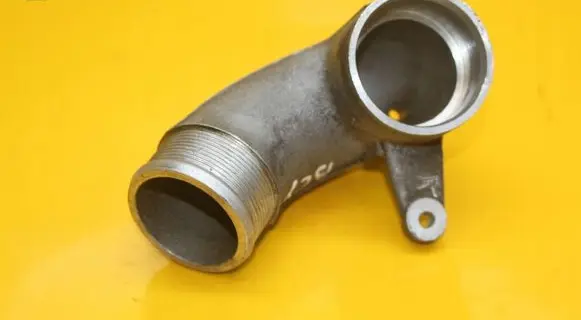 Audi RS6 C5 Turbo air intake inlet pipe/hose 077133356