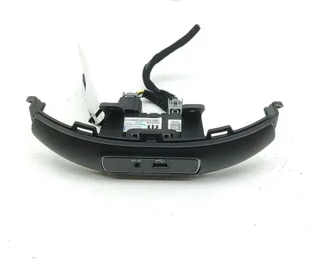 Fiat 500X AUX in-socket connector 735631402 735589992
